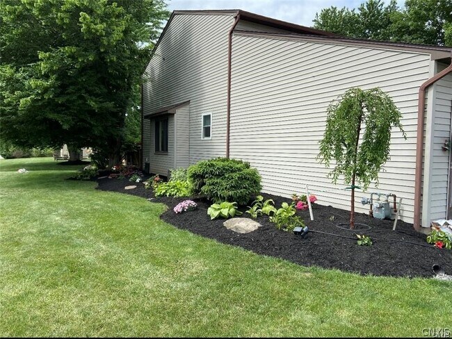 Building Photo - 8423 Bubbling Springs Dr