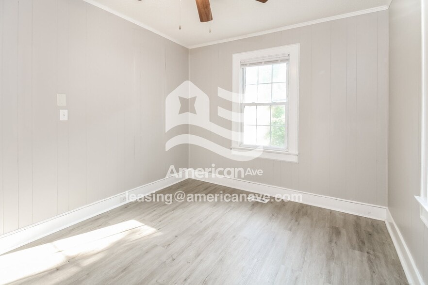 Building Photo - 407 Pineneedle Rd