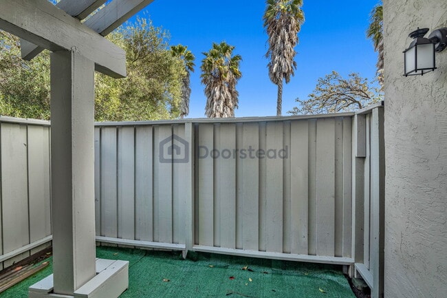 Building Photo - 4035 Egret Ct