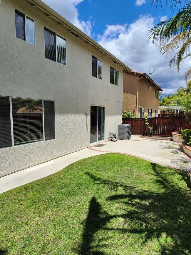 Building Photo - Beautiful Upgraded Home in RSM!