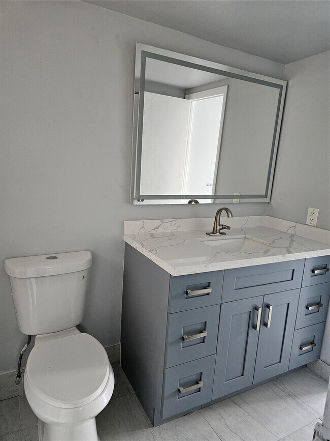 Building Photo - 15600 NW 7th Ave