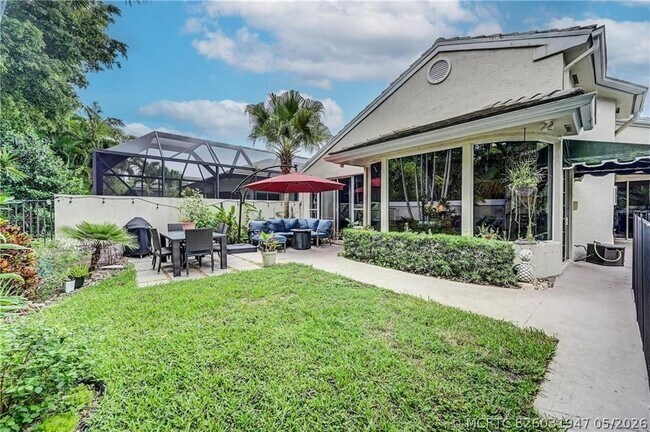Building Photo - 8171 Hampton Wood Dr