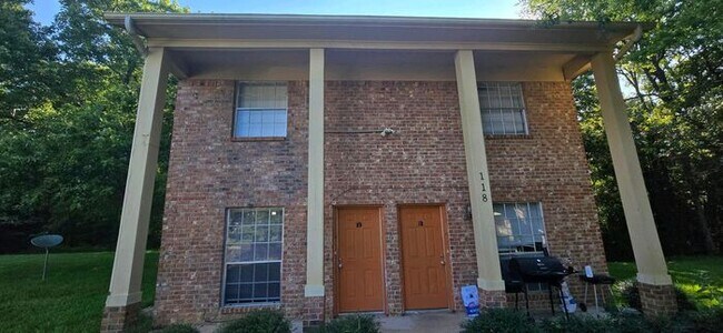 Building Photo - Available Now! Spacious 2-Bedroom, 1.5-Bat...