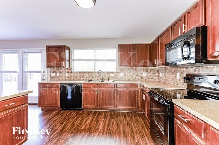 Building Photo - 229 Silver Spur Dr