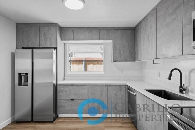 Building Photo - 4123 Kansas St