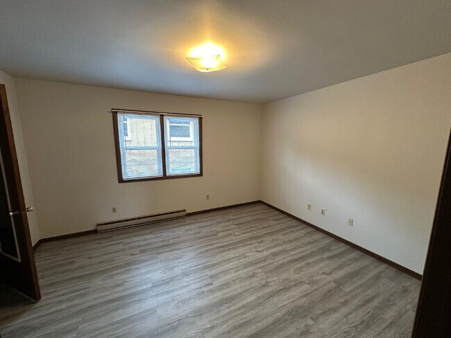 Building Photo - Available now. 1 Bedroom, 1 Bathroom North...