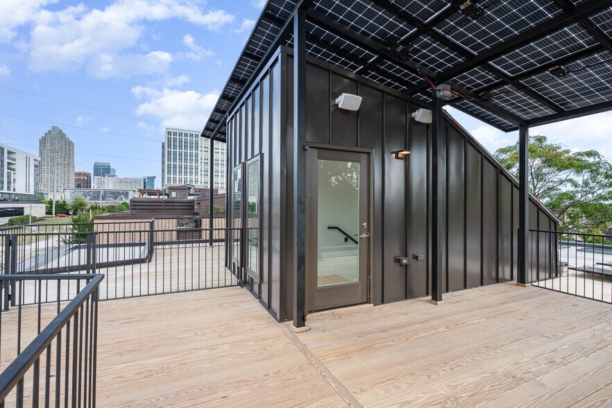 Building Photo - 515 W Lenoir St