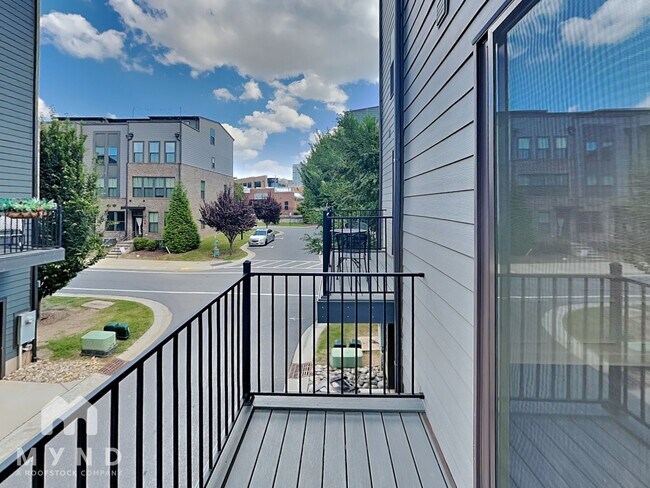 Building Photo - 432 W Tremont Ave