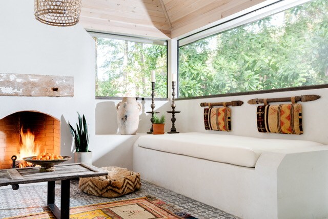 Building Photo - 3565 Lake Dr SE