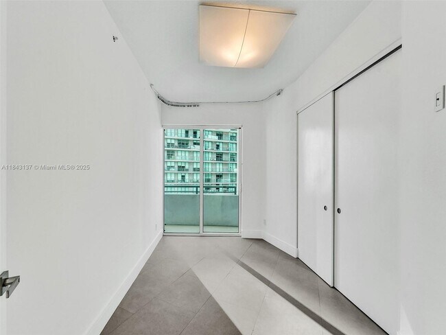 Building Photo - 60 SW 13th St