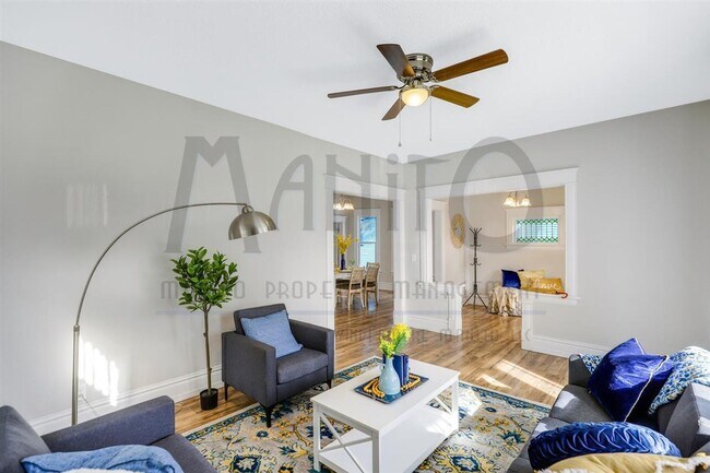 Building Photo - Charming home blocks from Kendall Yards