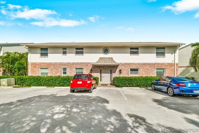 Building Photo - 2037 S Seacrest Blvd