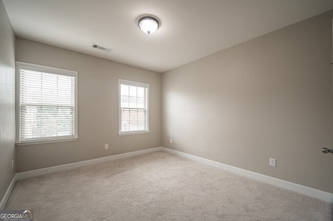 Building Photo - 2483 Norwood Dr SE