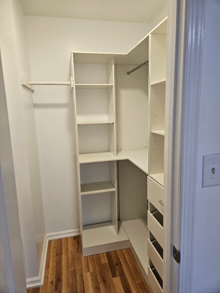 Building Photo - 1910 Bromwich Rd