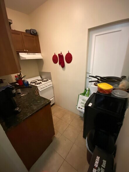 Building Photo - 21 Symphony Rd