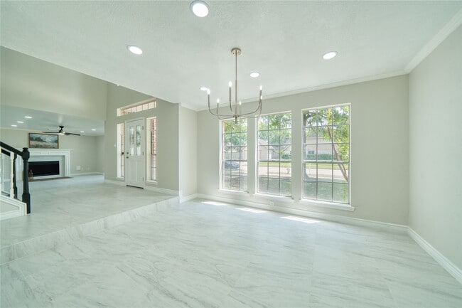 Building Photo - 619 Green Belt Dr
