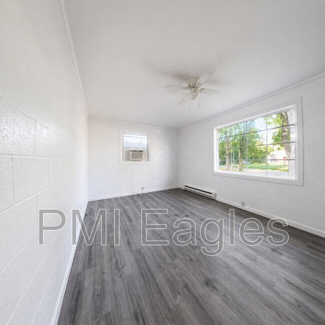 Building Photo - 86 E Fork Dr