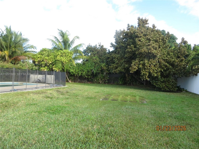 Building Photo - 7435 SW 22nd St