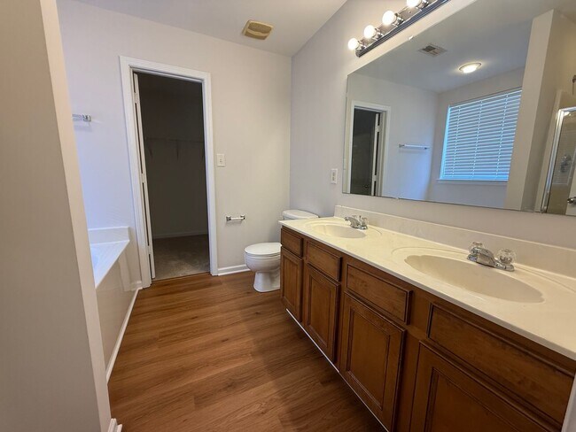 Building Photo - 4BR/2.5 BA Home in Monroe