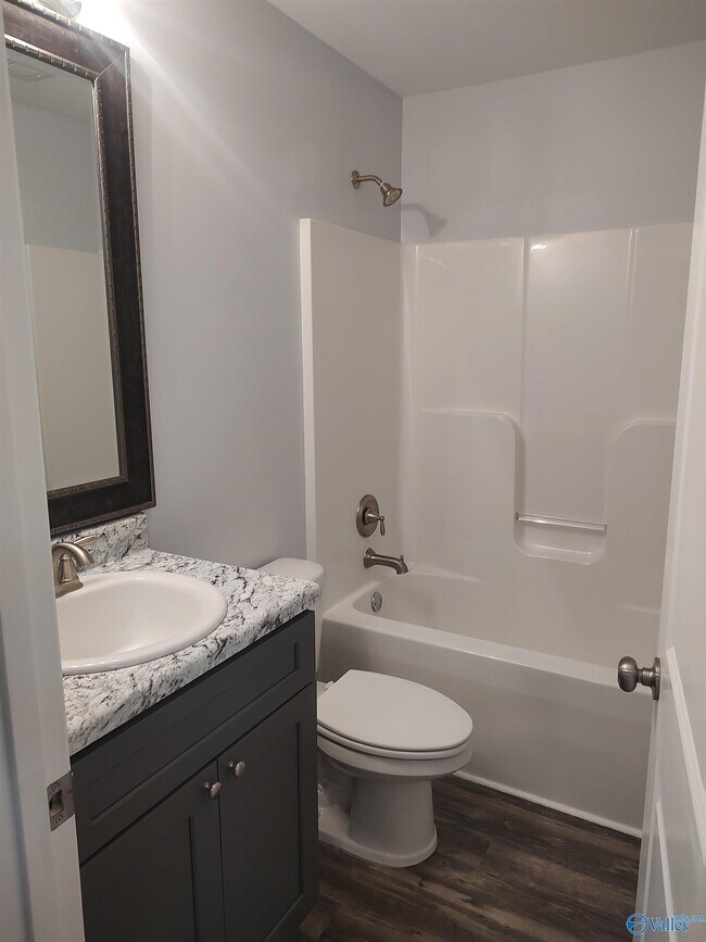 Building Photo - 100 Kaliegh Paige Cir