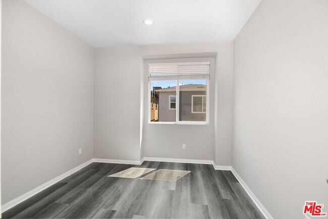 Building Photo - 757 Daniel Freeman Cir