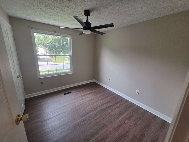 Building Photo - "Spacious 4 BR Home with Finished Basement in Walkersville!"