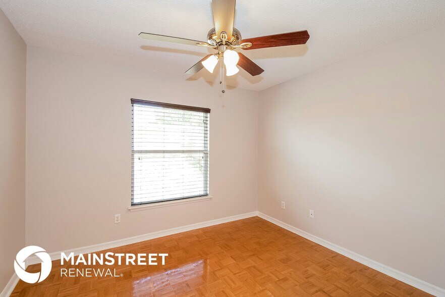 Building Photo - 12289 Bucks Harbor Dr N