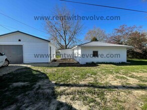 Building Photo - 373 N Manor Ave