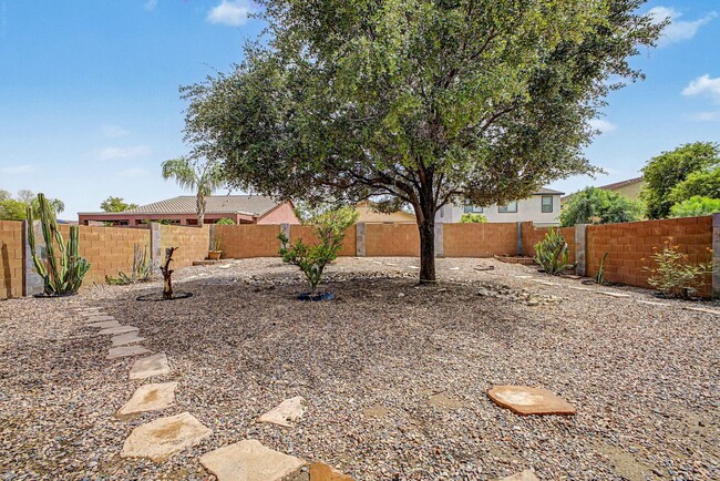 Building Photo - 4947 E Odessa Dr