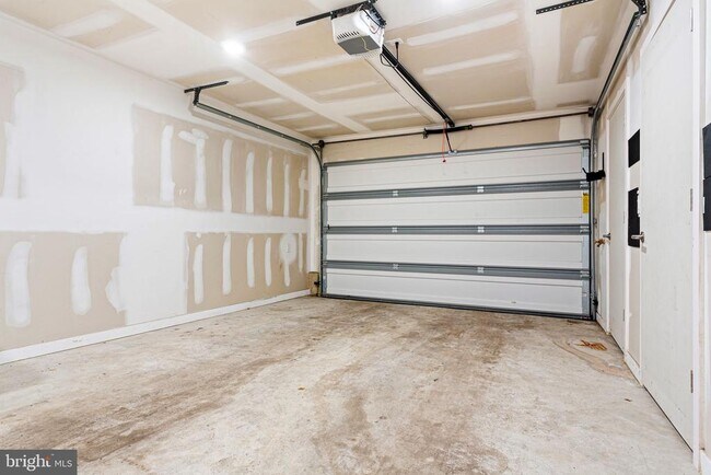 Building Photo - 3121 Beachview Ln