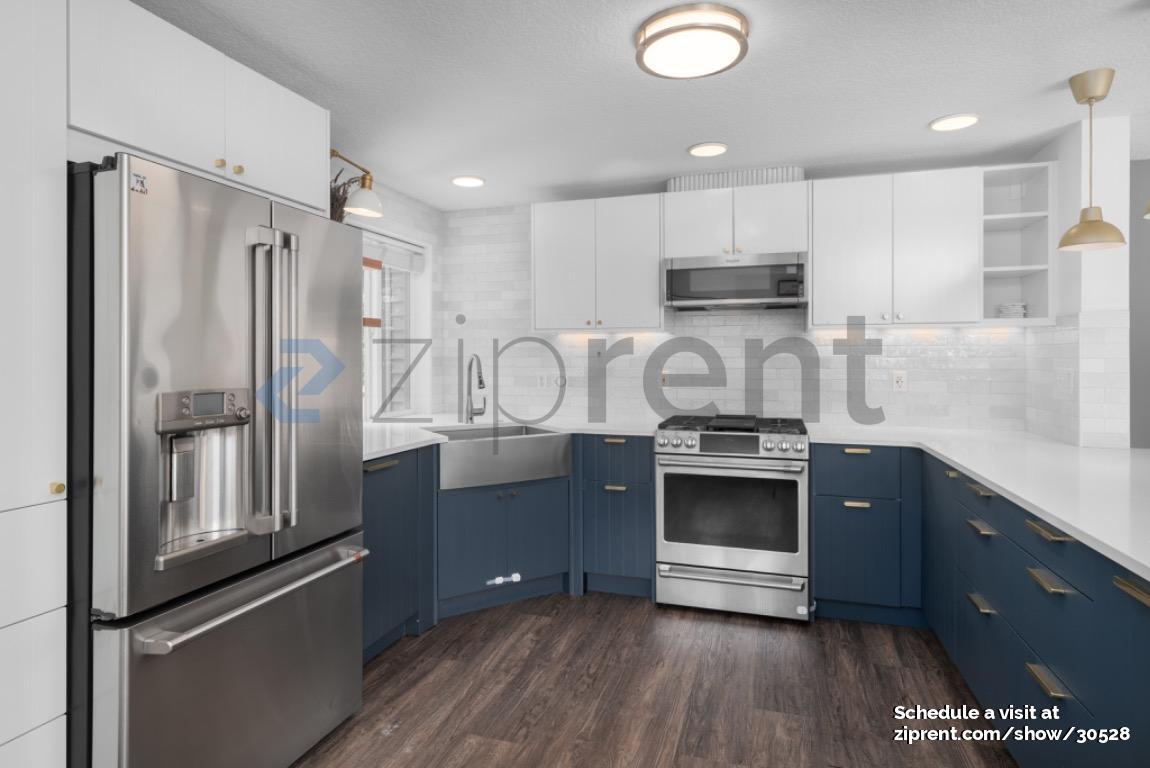 Building Photo - Unit