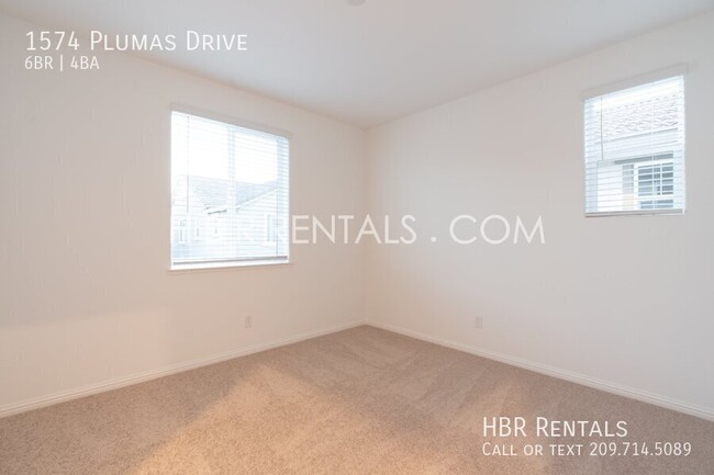 Building Photo - 1574 Plumas Dr