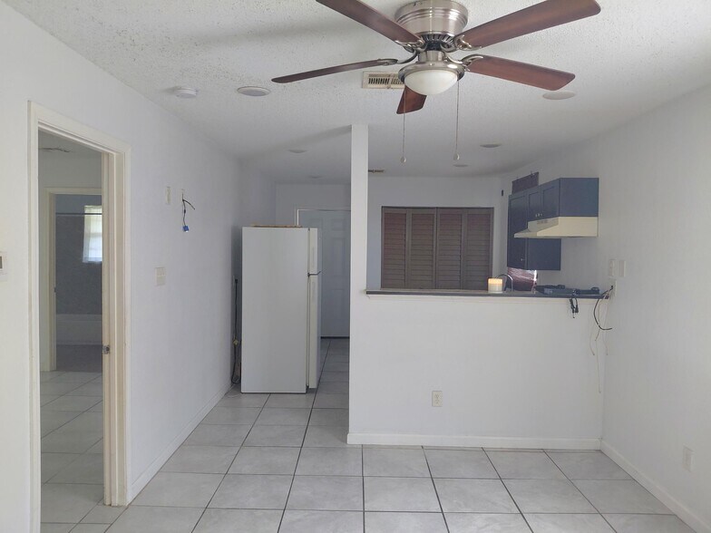 Building Photo - 3401 Belfort Ave