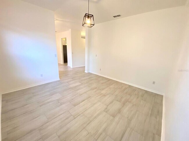 Building Photo - 3837 Fallscrest Cir
