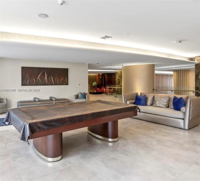 Building Photo - 18101 Collins Ave