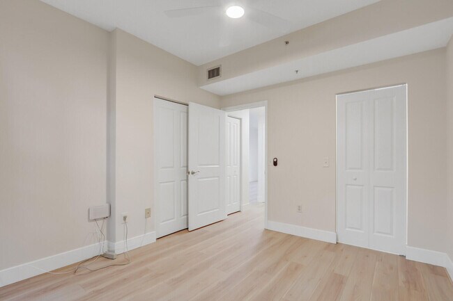Building Photo - 4812 S Central Blvd