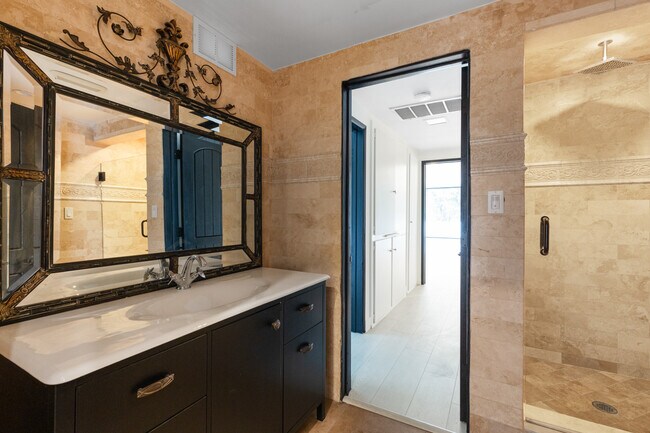 Building Photo - 9572 Stuart Ln