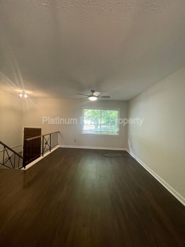 Building Photo - 2564 Timberly Dr SE