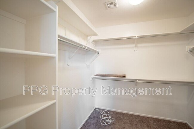 Building Photo - 15166 W Aster Dr