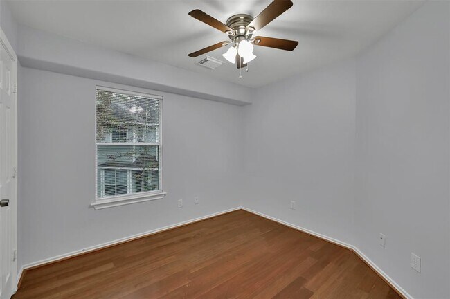 Building Photo - 3 Peach Ridge Pl