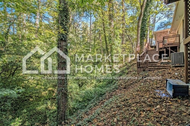 Building Photo - 2542 Melinda Dr NE