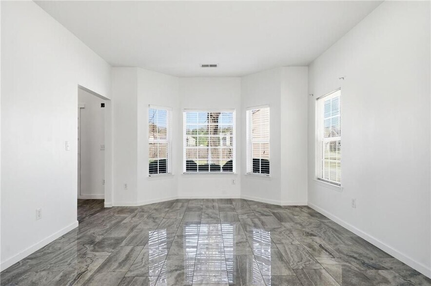 Building Photo - 1582 Ewing Farm Dr