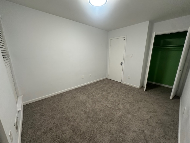 Building Photo - 8xxx Barrett Rd