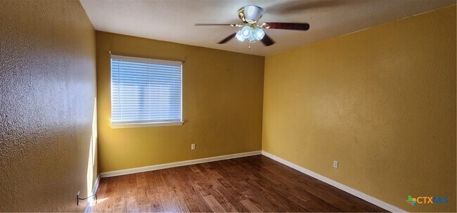 Building Photo - 4509 Twin Oaks Cir