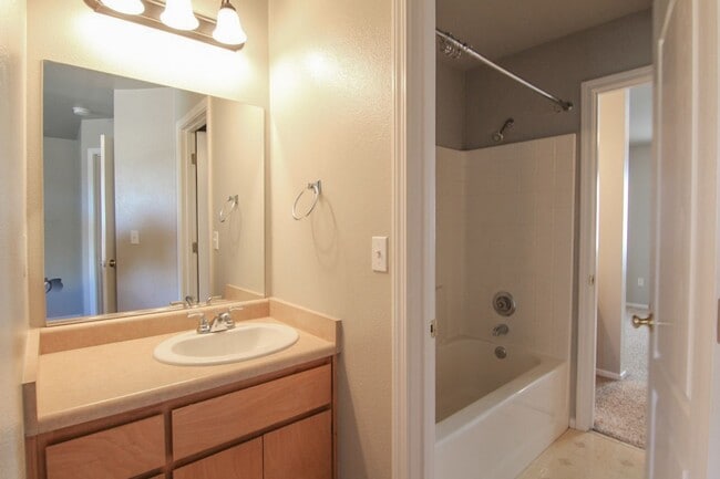 Building Photo - 1440 Serrano Pl