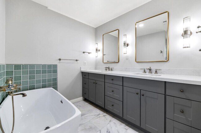 Building Photo - 4621 N 43rd St