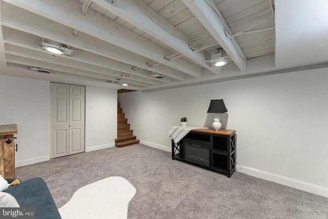 Building Photo - 1906 N Lawrence St