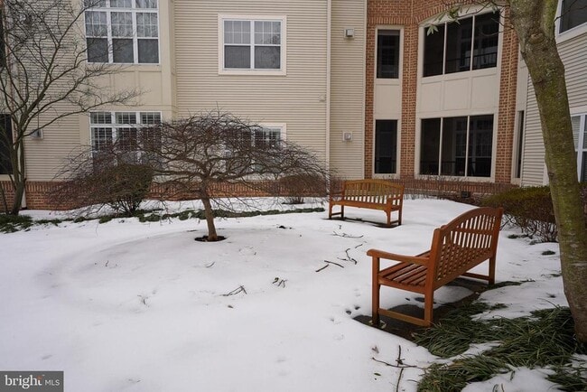 Building Photo - 2111 Ganton Green