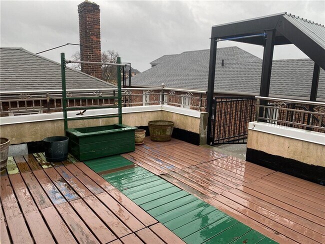 Building Photo - 4210 Surf Ave