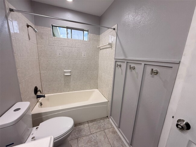 Building Photo - 16118 Alden Ridge Dr